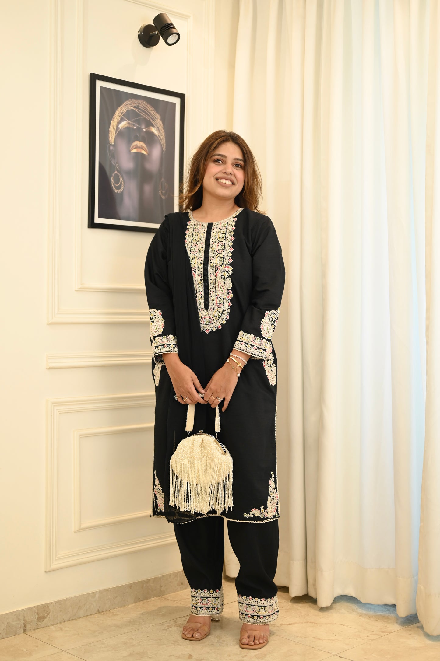 Noir Grace Embroidered Kurta Set