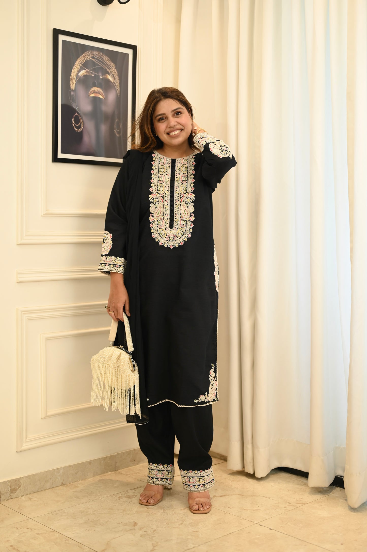 Noir Grace Embroidered Kurta Set