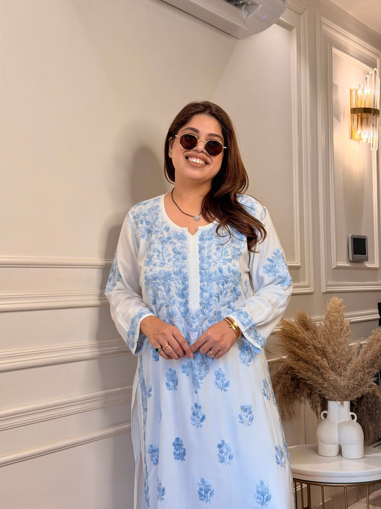 Hand Embroidered Chikankari Kurta Set - white with Blue Embroidery