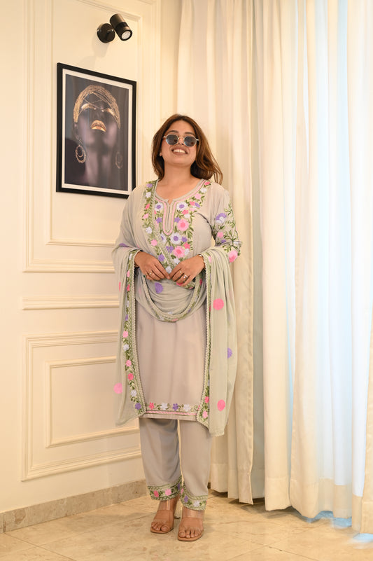 Chic Grey Floral Embroidered Suit Set – Subtle Elegance with a Touch of Tradition
