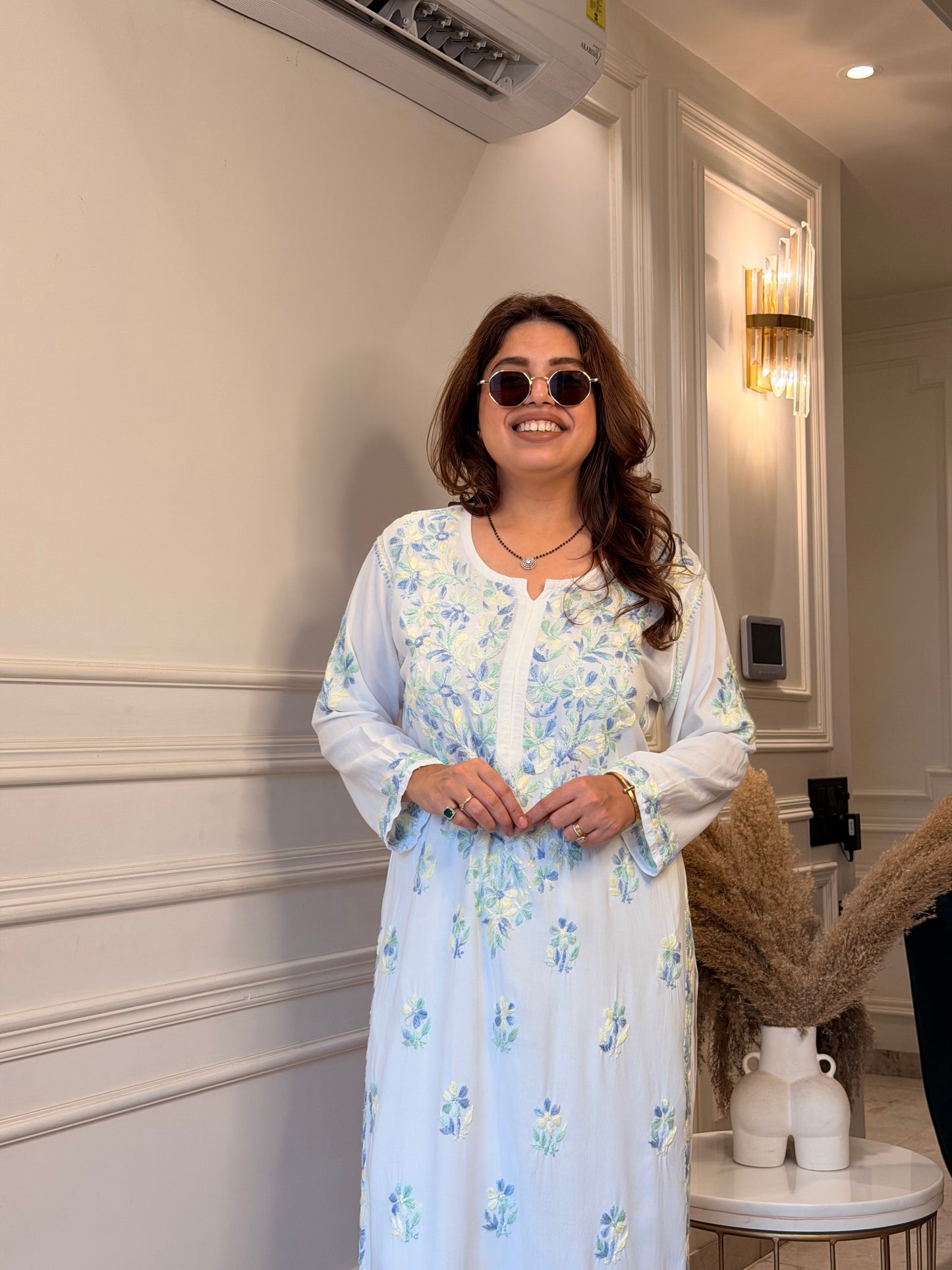 Hand Embroidered Chikankari Kurta Set - white with Pastel thread