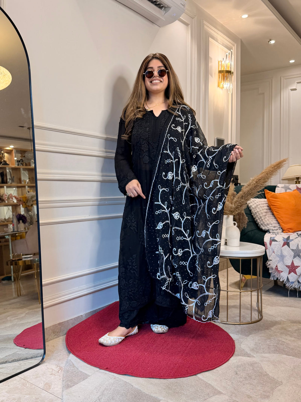 Hand Embroidered 3DChikankari Kurta  | Viscose | Black