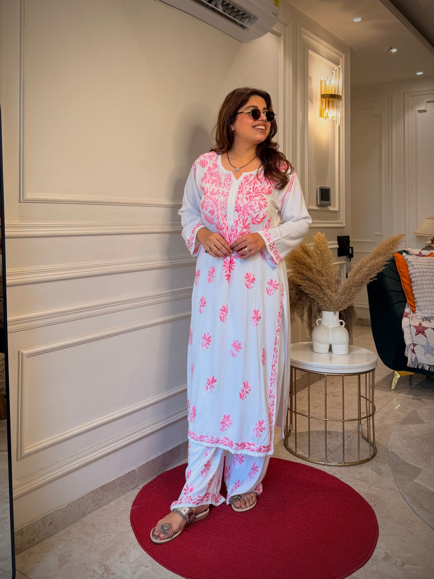 Hand Embroidered Chikankari Kurta Set - white with Pink