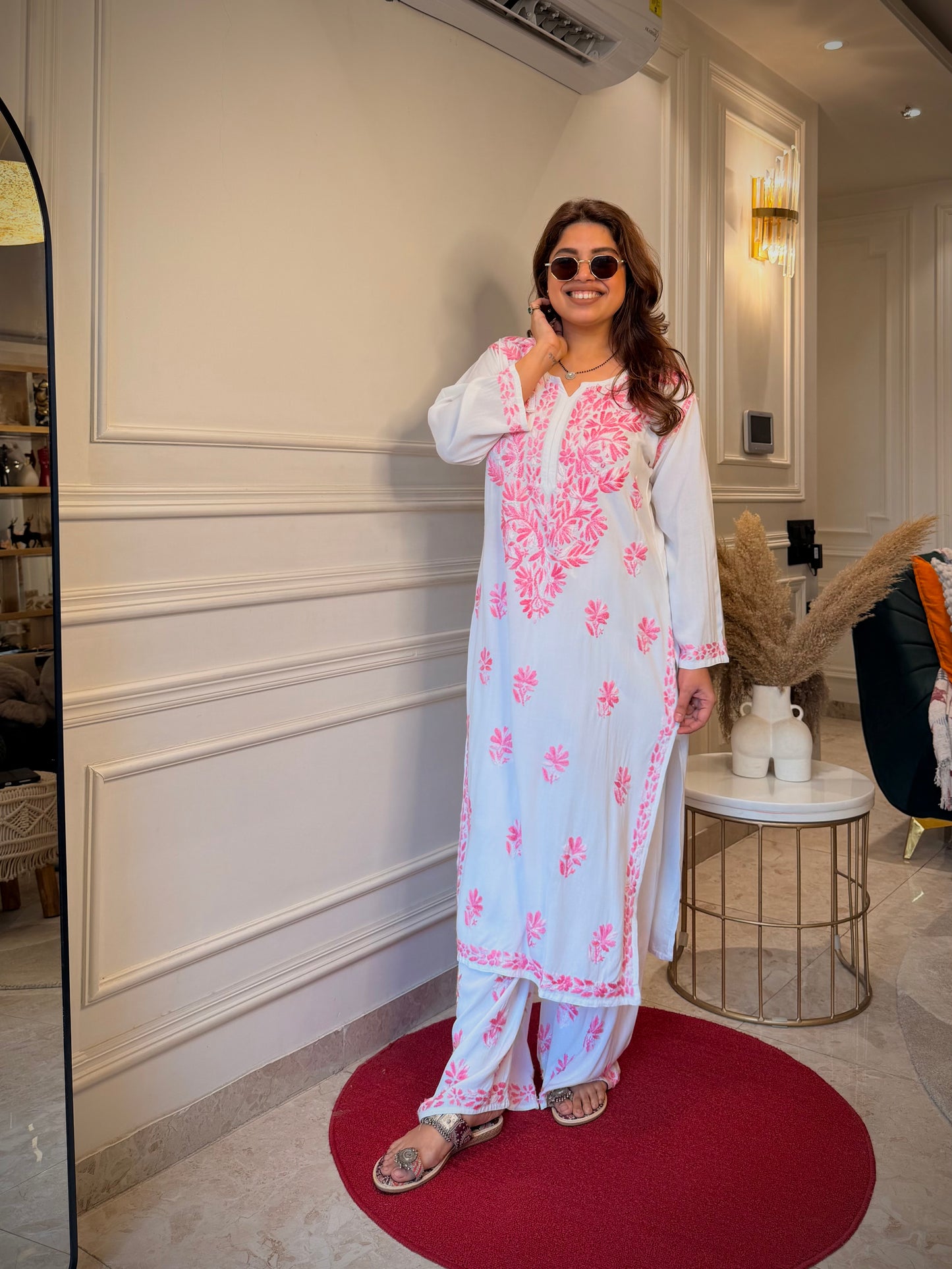 Hand Embroidered Chikankari Kurta Set - white with Pink