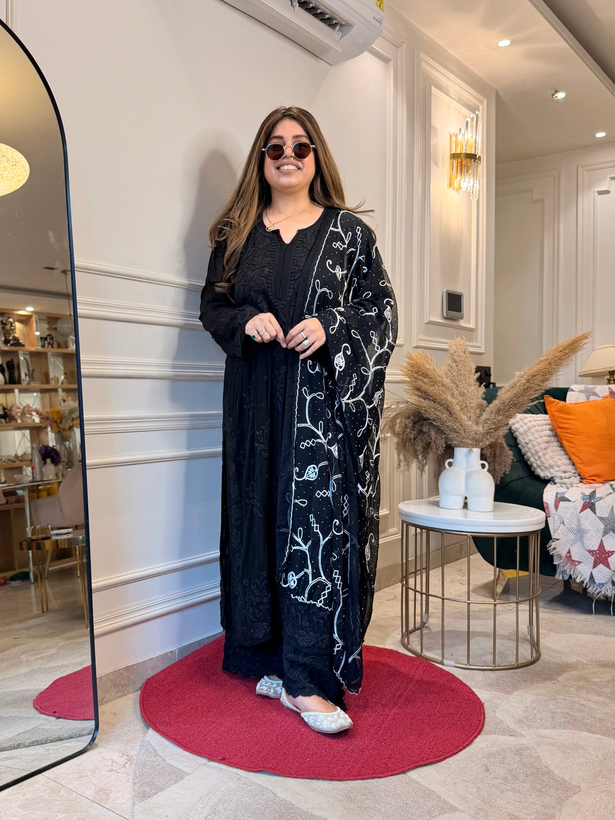 Hand Embroidered 3DChikankari Kurta  | Viscose | Black