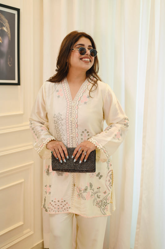 Exclusive Ivory Cordset | Sizes M to 3XL