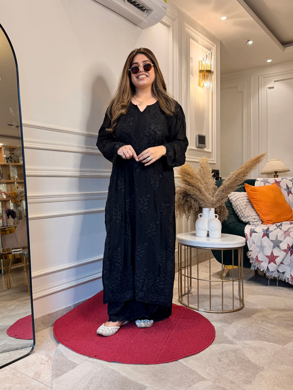 Hand Embroidered 3DChikankari Kurta  | Viscose | Black
