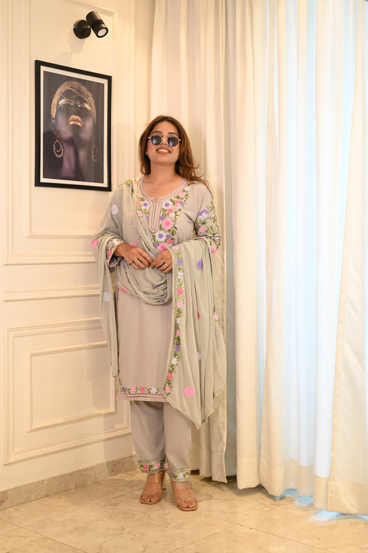 Chic Grey Floral Embroidered Suit Set – Subtle Elegance with a Touch of Tradition
