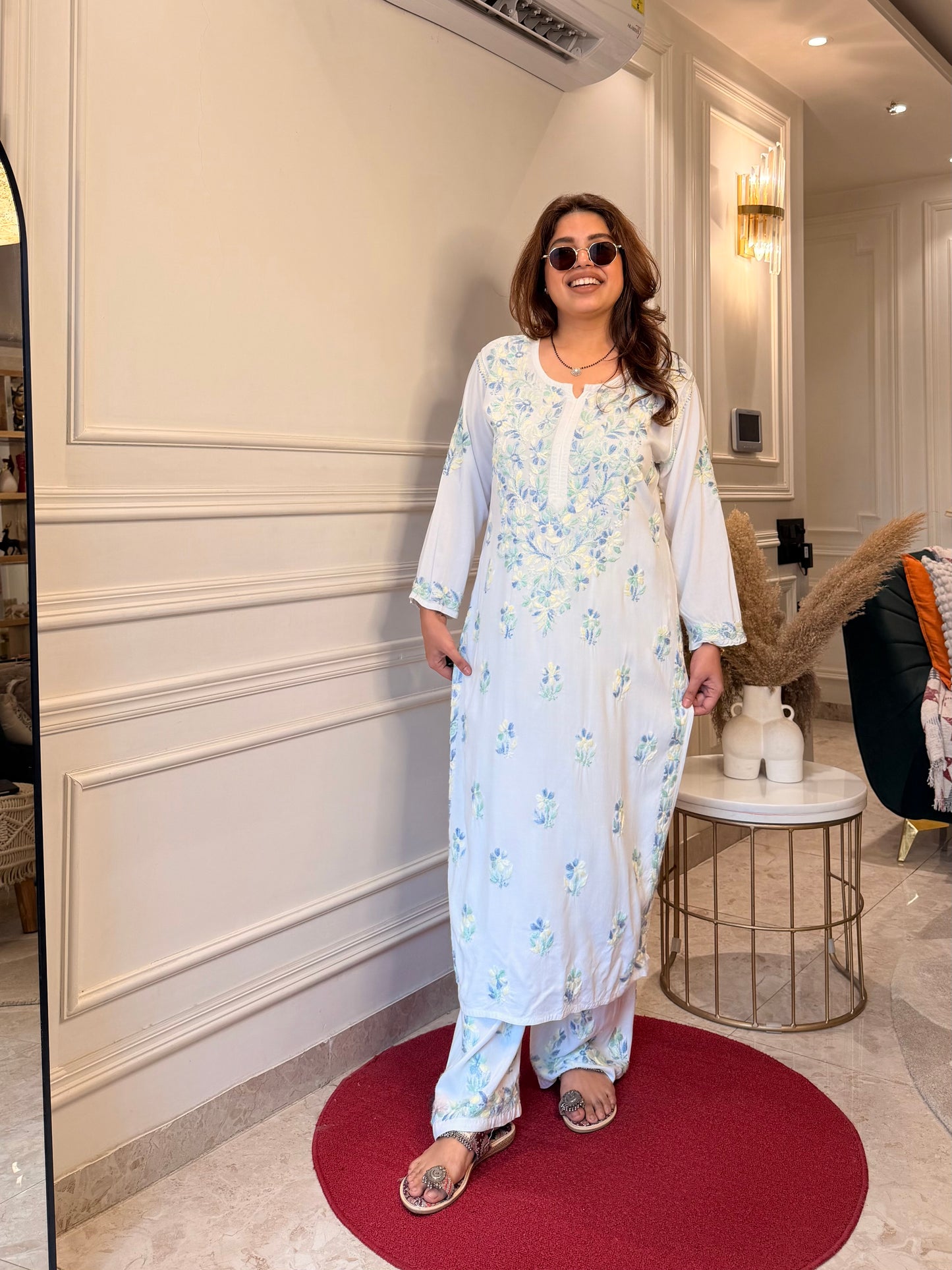Hand Embroidered Chikankari Kurta Set - white with Pastel thread