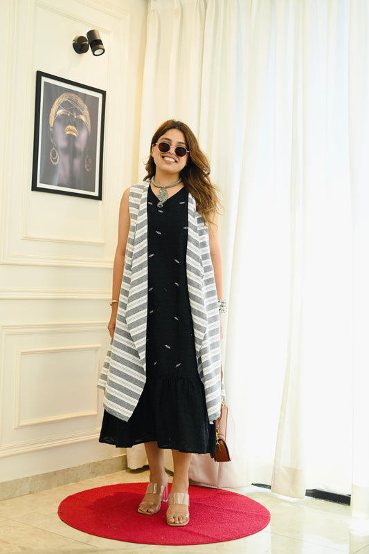 Elegant Black Dress with Detachable Shrug